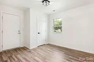 421 Vickery Dr, Charlotte, NC 28215 - Photo 13