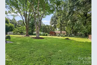 421 Vickery Drive, Charlotte, NC 28215 - Photo 21