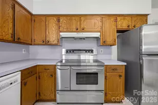 233 Laburn Ave, Charlotte, NC 28214 - Photo 15