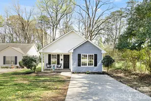913 Tennyson Dr, Charlotte, NC 28208 - Photo 1