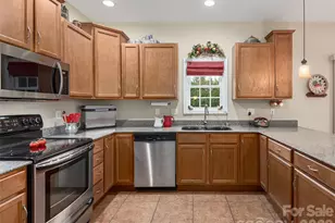 4 Lancaster Ln, Weaverville, NC 28787 - Photo 9