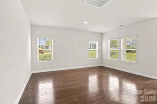 4405 Duplin Dr, Charlotte, NC 28214 - Photo 11
