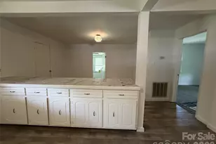 213 Jewel St, Chester, SC 29706 - Photo 11