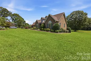 219 Pleasant Dr, Statesville, NC 28677 - Photo 3