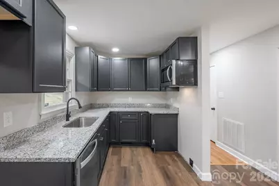 901 S 10th Street, Bessemer City, NC 28016 - Photo 13