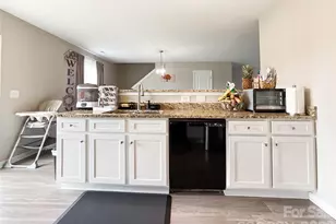 3005 Chatuge Ct, Charlotte, NC 28214 - Photo 13