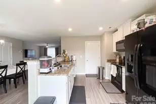 3005 Chatuge Ct, Charlotte, NC 28214 - Photo 11