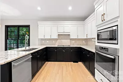 5111 Downing Creek Drive, Charlotte, NC 28269 - Photo 17