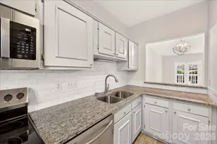 301 Queens Rd, Charlotte, NC 28204 - Photo 9