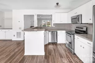 8228 Legare Ct, Charlotte, NC 28210 - Photo 11