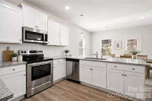 2224 Dardan Woods Dr, Charlotte, NC 28215 - Photo 7