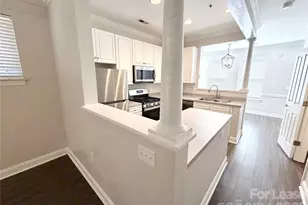 518 E 9th St, Charlotte, NC 28202 - Photo 7