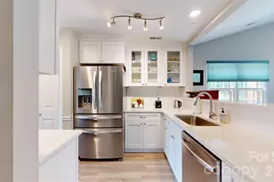 9028 Providence Colony Dr, Charlotte, NC 28277 - Photo 17