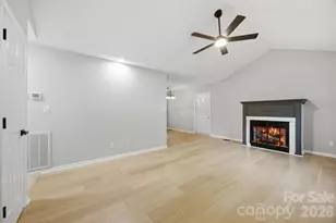 1297 Creekview Dr, Gastonia, NC 28052 - Photo 5