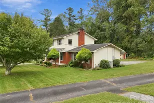 1641 Camelot Dr, Hendersonville, NC 28739 - Photo 35