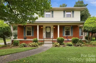1641 Camelot Dr, Hendersonville, NC 28739 - Photo 1