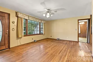 3305 Spartanburg Hwy, Flat Rock, NC 28731 - Photo 17