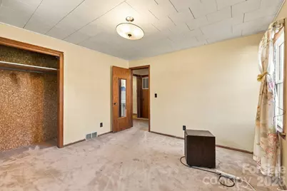 3305 Spartanburg Highway, Flat Rock, NC 28731 - Photo 29
