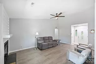 6422 Pineburr Rd, Charlotte, NC 28211 - Photo 9