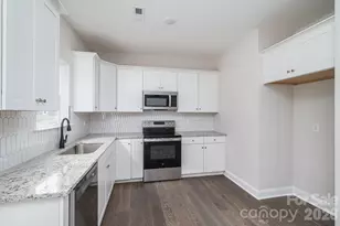 301 Congress Street W, Lincolnton, NC 28092 - Photo 9