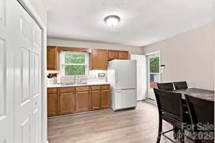 323 Avery Ave, High Point, NC 27265 - Photo 9