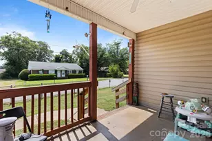 206 Oakland Ave, Greer, SC 29650 - Photo 5