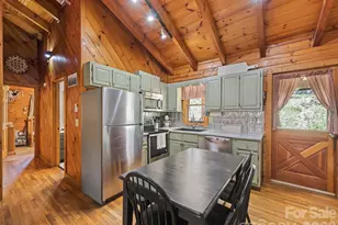 367 Robinson Rd, Clyde, NC 28721 - Photo 5