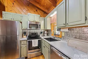 367 Robinson Rd, Clyde, NC 28721 - Photo 7