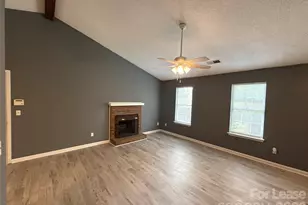 11111 Meadow Bank Ln, Charlotte, NC 28262 - Photo 3