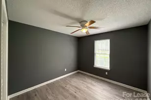 11111 Meadow Bank Ln, Charlotte, NC 28262 - Photo 11