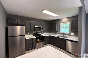 11111 Meadow Bank Ln, Charlotte, NC 28262 - Photo 5