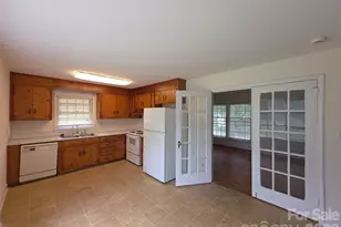7600 Woodstream Dr, Charlotte, NC 28210 - Photo 5