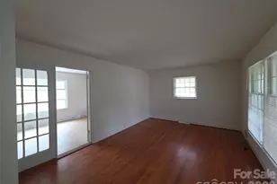 7600 Woodstream Dr, Charlotte, NC 28210 - Photo 3