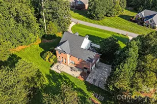 1221 Willow Creek Dr, Newton, NC 28658 - Photo 3