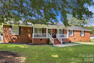 815 Lakeside Cir, Lancaster, SC 29720 - Photo 1