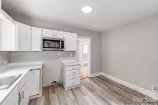 113 Falls St, Morganton, NC 28655 - Photo 11