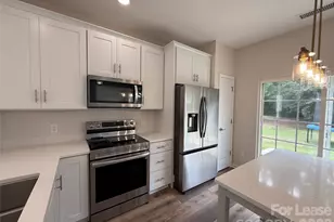 3404 Laurenhurst Ln, Charlotte, NC 28270 - Photo 5