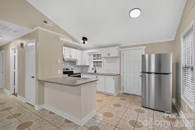 407 S Trenton Street, Gastonia, NC 28052 - Photo 7