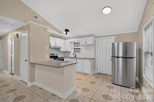 407 S Trenton St, Gastonia, NC 28052 - Photo 7