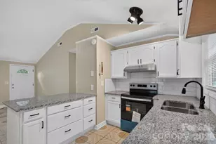 407 S Trenton St, Gastonia, NC 28052 - Photo 9