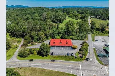 271 Old Barn Road, Hendersonville, NC 28791 - Photo 9