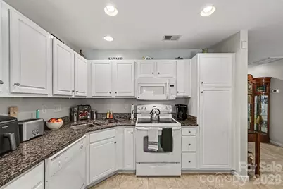 10442 Columbia Crest Court, Charlotte, NC 28270 - Photo 9