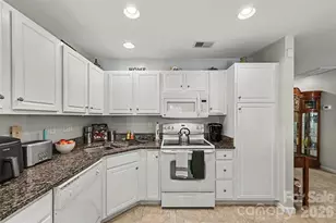10442 Columbia Crest Ct, Charlotte, NC 28270 - Photo 9