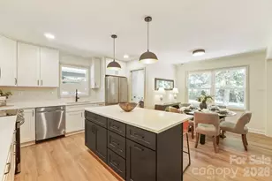 900 Burtonwood Cir, Charlotte, NC 28212 - Photo 3