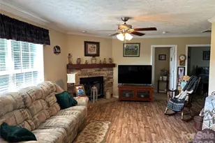 321 Jones St, Blacksburg, SC 29702 - Photo 5