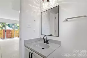 2090 Atherton Heights Ln, Charlotte, NC 28203 - Photo 17