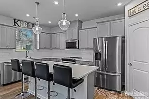 1230 Bigelow St, Charlotte, NC 28269 - Photo 5