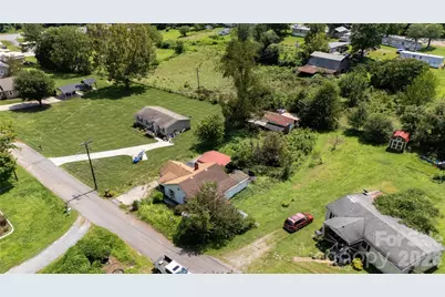 1327 Boxwood Place NW, Lenoir, NC 28645 - Photo 3