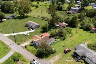 1327 Boxwood Pl NW, Lenoir, NC 28645 - Photo 3