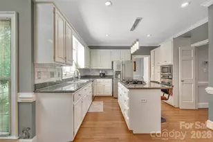 10108 Lampkin Way, Charlotte, NC 28269 - Photo 9